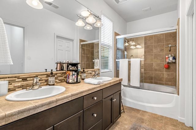 3940 Chessa Lane, Clovis, CA 93619