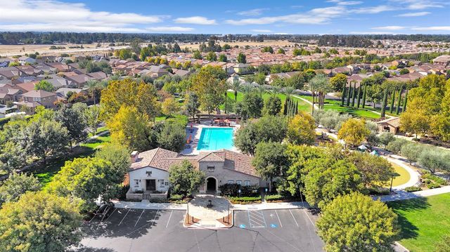 3940 Chessa Lane, Clovis, CA 93619