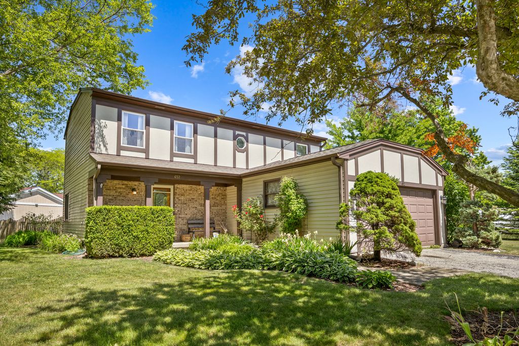 652 Cherry Valley Road, Vernon Hills, IL 60061
