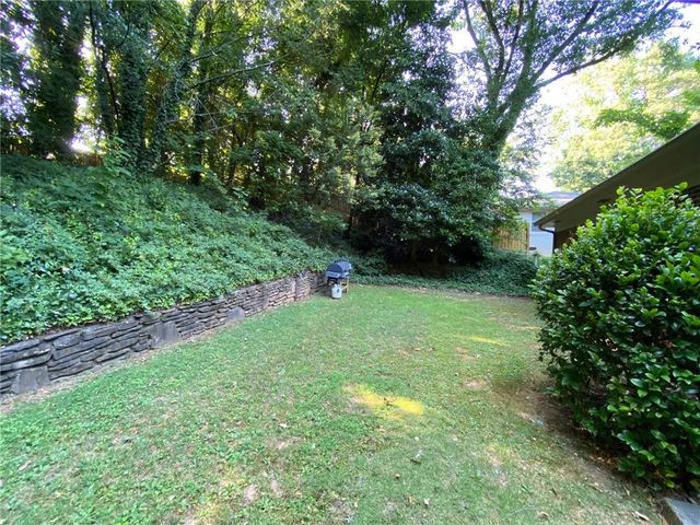 5810 Brookgreen Road, Atlanta, GA 30328