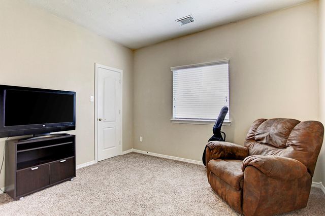9211 Hidden Lake E, Magnolia, TX 77354