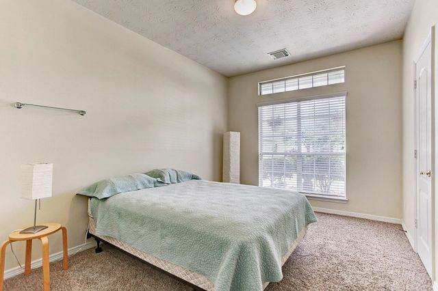 9211 Hidden Lake E, Magnolia, TX 77354