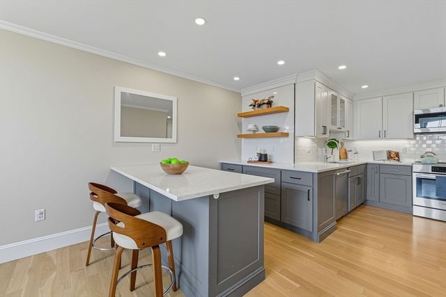 54 Forest St 322, Medford, MA 02155