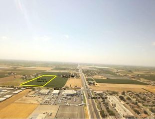 1 Tbd, Dinuba, CA 93618