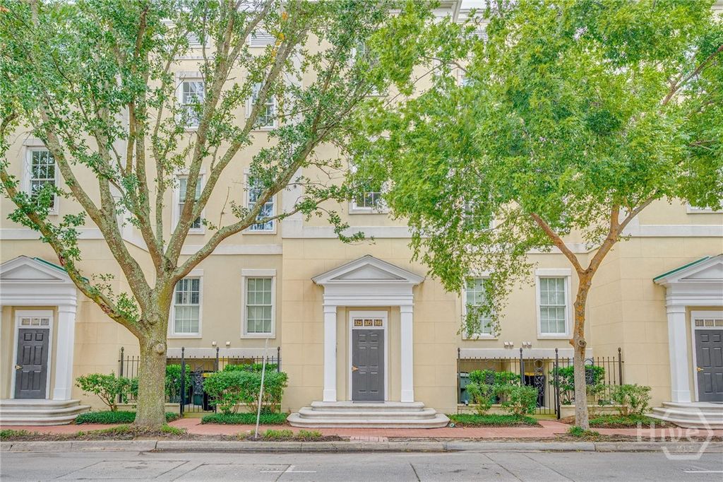 329 W Charlton Street, Savannah, GA 31401