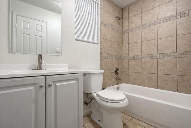 6619 Carver Road B, Houston, TX 77091