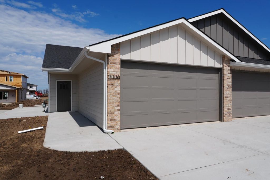 17008 W Lawson St, Goddard, KS 67052