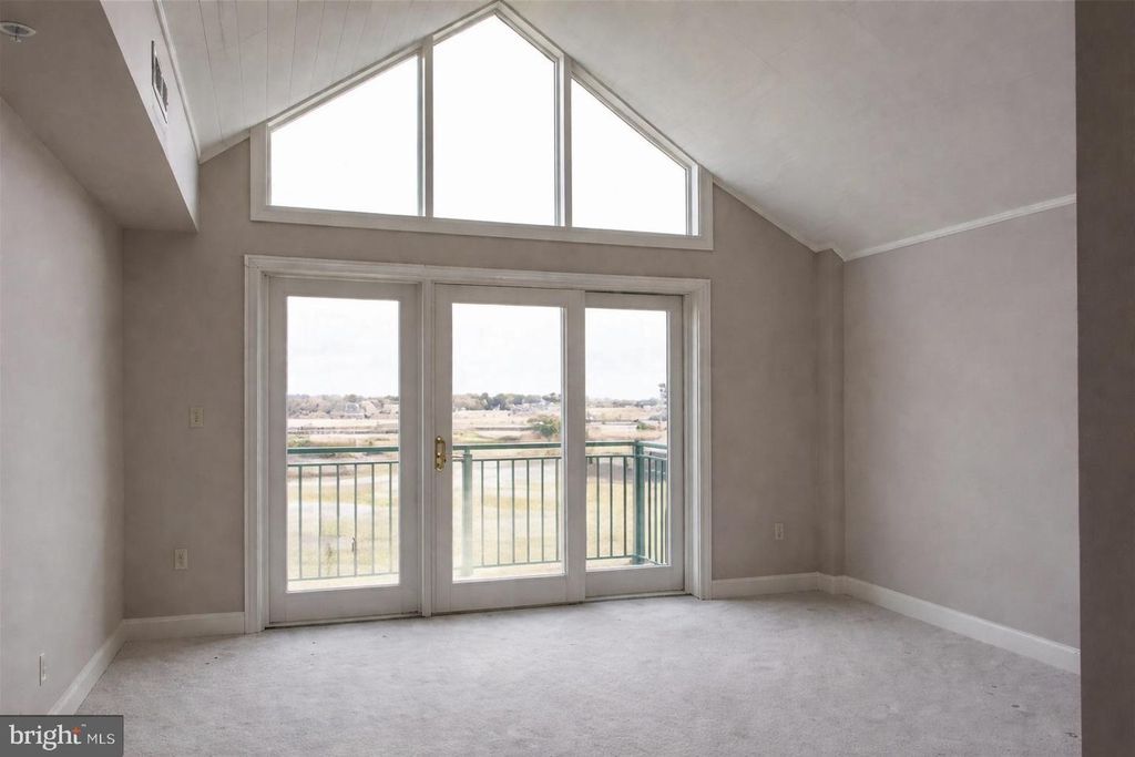 Image 10 of property listing at 1 DOCK ST #304, Crisfield, MD 21817