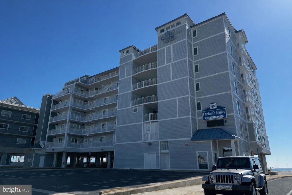 Image 2 of property listing at 1 DOCK ST #304, Crisfield, MD 21817