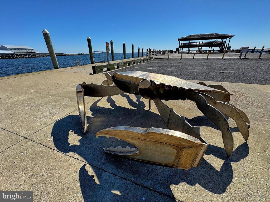 Image 21 of property listing at 1 DOCK ST #304, Crisfield, MD 21817