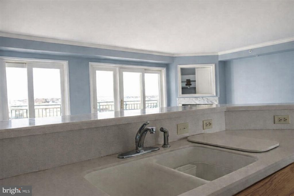 Image 7 of property listing at 1 DOCK ST #304, Crisfield, MD 21817