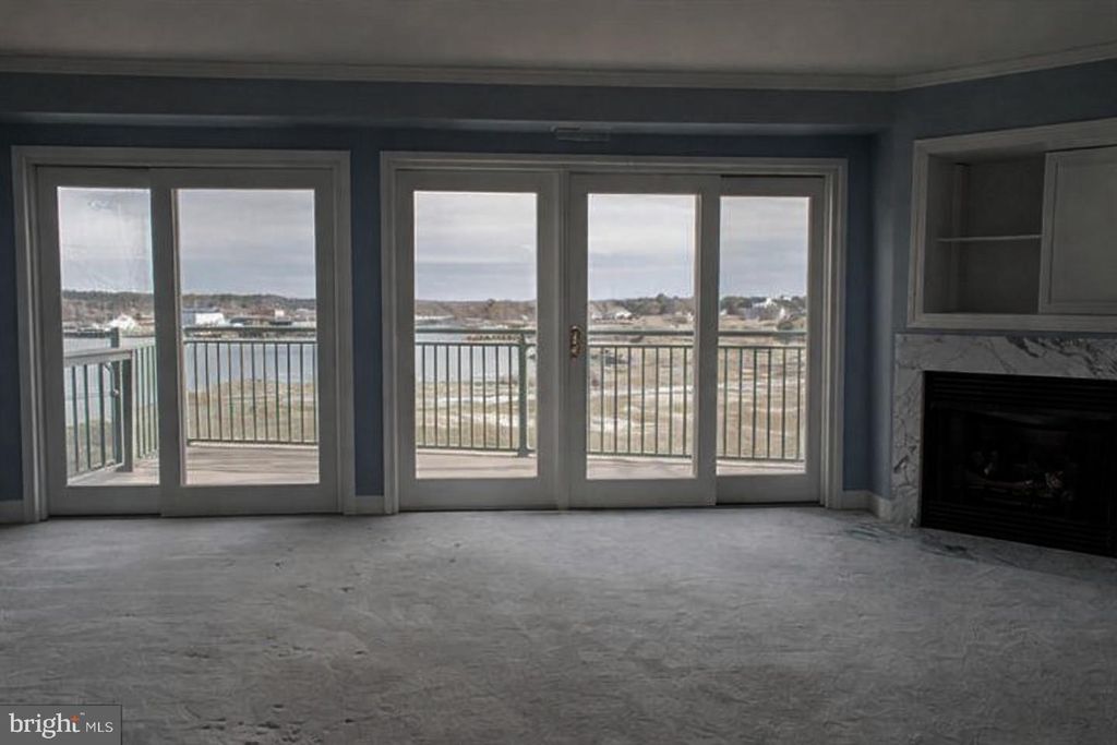 Image 8 of property listing at 1 DOCK ST #304, Crisfield, MD 21817