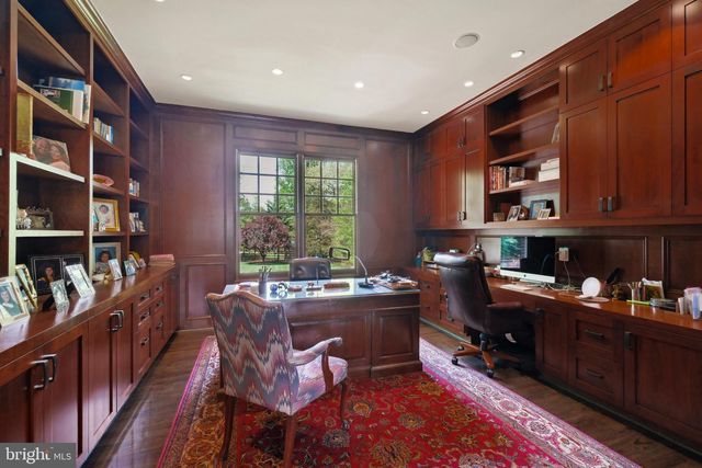 11724 GAINSBOROUGH RD, Potomac, MD 20854