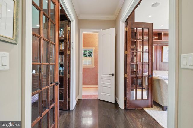 11724 GAINSBOROUGH RD, Potomac, MD 20854