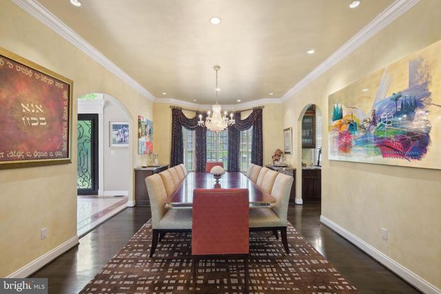 11724 GAINSBOROUGH RD, Potomac, MD 20854