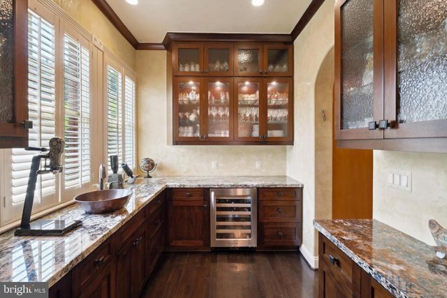 11724 GAINSBOROUGH RD, Potomac, MD 20854