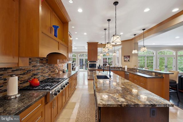 11724 GAINSBOROUGH RD, Potomac, MD 20854