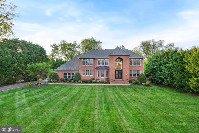 11724 GAINSBOROUGH RD, Potomac, MD 20854