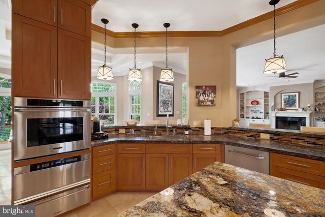 11724 GAINSBOROUGH RD, Potomac, MD 20854