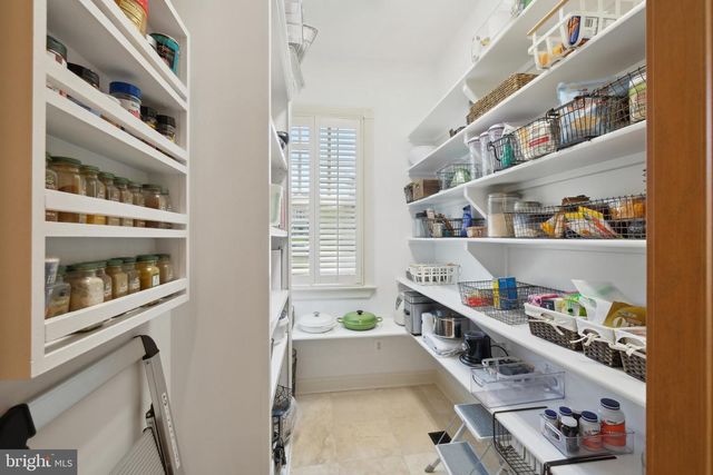 11724 GAINSBOROUGH RD, Potomac, MD 20854