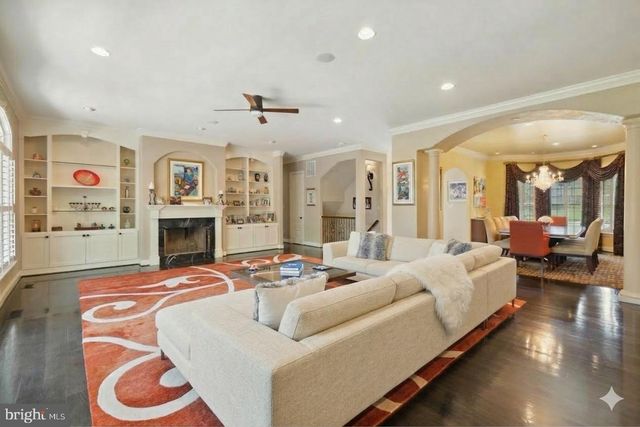 11724 GAINSBOROUGH RD, Potomac, MD 20854