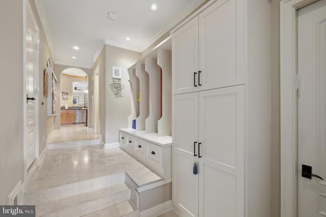 11724 GAINSBOROUGH RD, Potomac, MD 20854