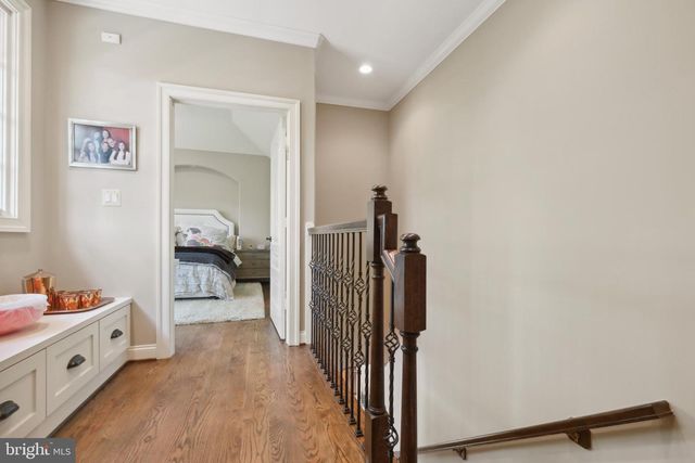 11724 GAINSBOROUGH RD, Potomac, MD 20854