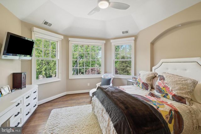 11724 GAINSBOROUGH RD, Potomac, MD 20854