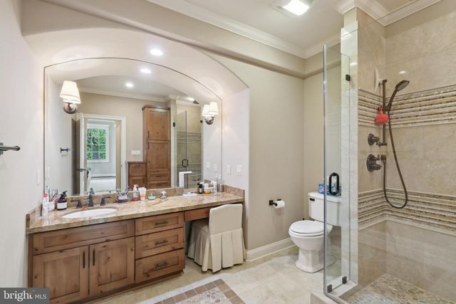 11724 GAINSBOROUGH RD, Potomac, MD 20854