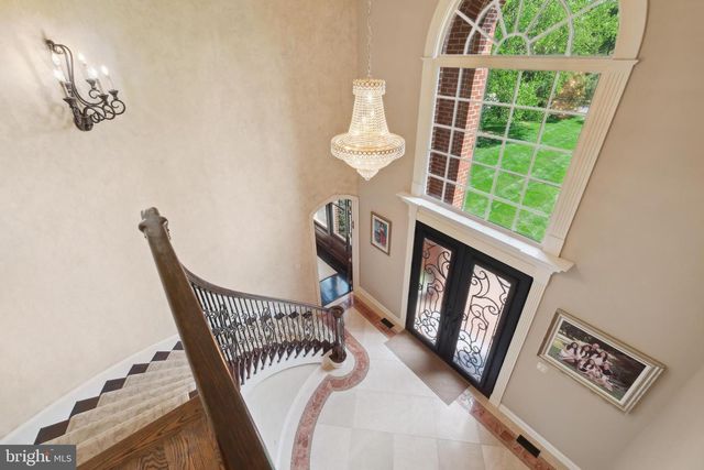 11724 GAINSBOROUGH RD, Potomac, MD 20854