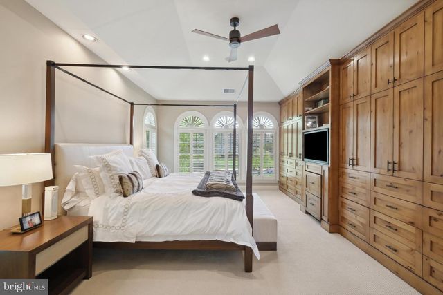 11724 GAINSBOROUGH RD, Potomac, MD 20854