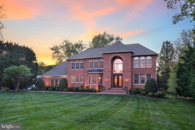 11724 GAINSBOROUGH RD, Potomac, MD 20854