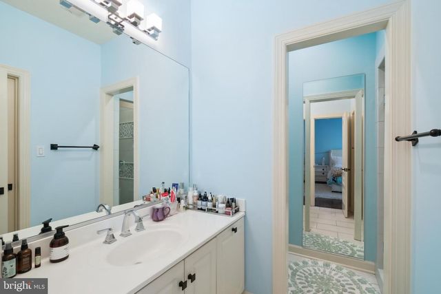 11724 GAINSBOROUGH RD, Potomac, MD 20854