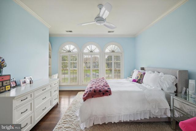 11724 GAINSBOROUGH RD, Potomac, MD 20854