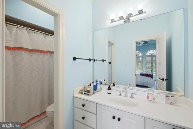 11724 GAINSBOROUGH RD, Potomac, MD 20854