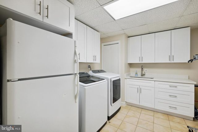 11724 GAINSBOROUGH RD, Potomac, MD 20854