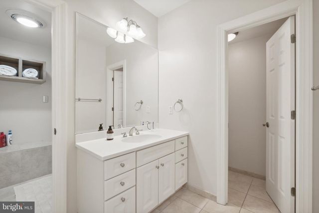 11724 GAINSBOROUGH RD, Potomac, MD 20854