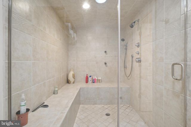 11724 GAINSBOROUGH RD, Potomac, MD 20854