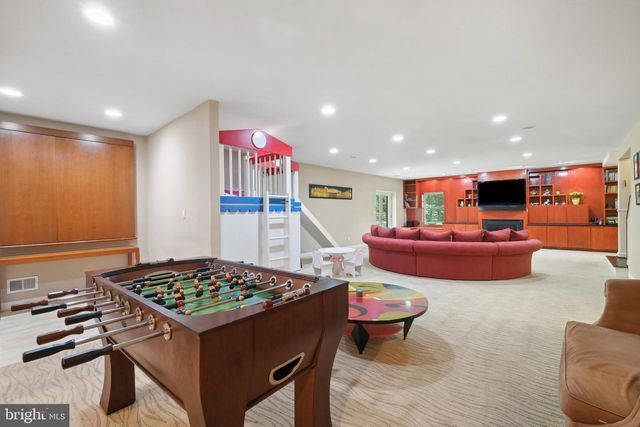 11724 GAINSBOROUGH RD, Potomac, MD 20854