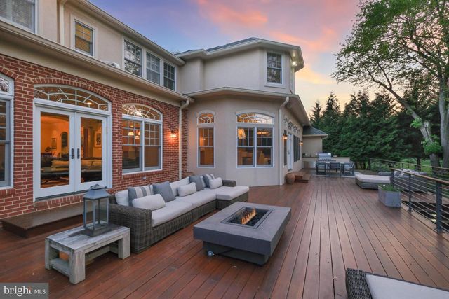 11724 GAINSBOROUGH RD, Potomac, MD 20854