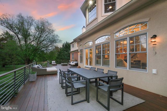 11724 GAINSBOROUGH RD, Potomac, MD 20854