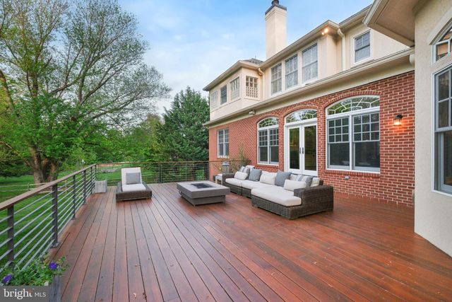 11724 GAINSBOROUGH RD, Potomac, MD 20854