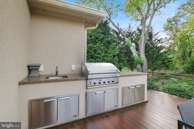 11724 GAINSBOROUGH RD, Potomac, MD 20854