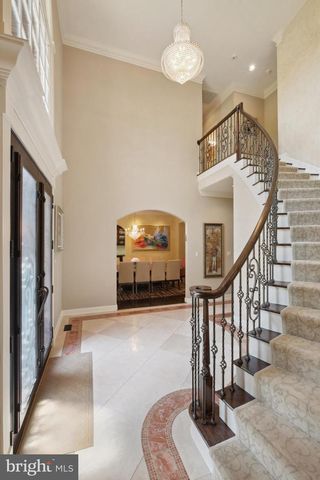 11724 GAINSBOROUGH RD, Potomac, MD 20854