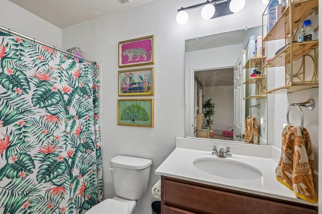 216 La Dera Drive, Liberty Hill, TX 78642
