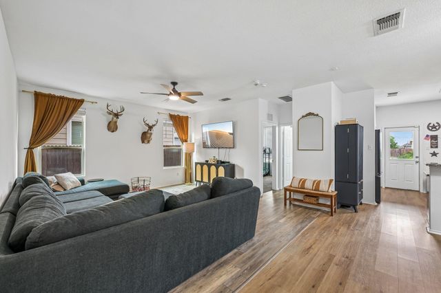 216 La Dera Drive, Liberty Hill, TX 78642