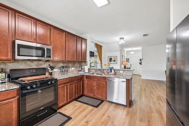 216 La Dera Drive, Liberty Hill, TX 78642