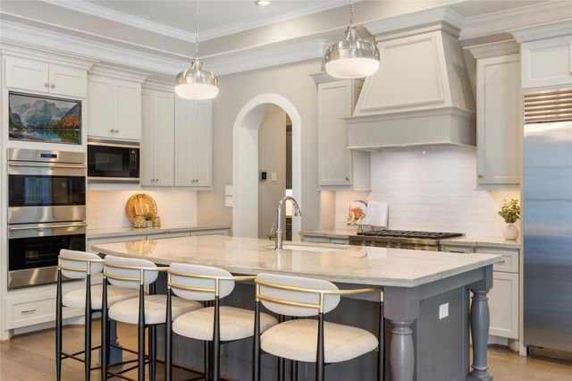 79 Simon Lake Lane, The Woodlands, TX 77381