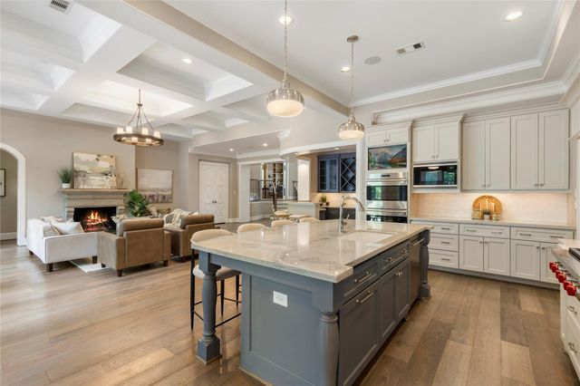 79 Simon Lake Lane, The Woodlands, TX 77381