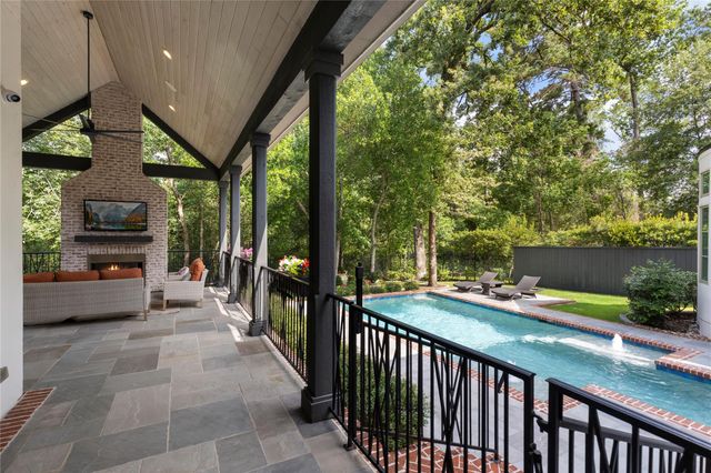 79 Simon Lake Lane, The Woodlands, TX 77381